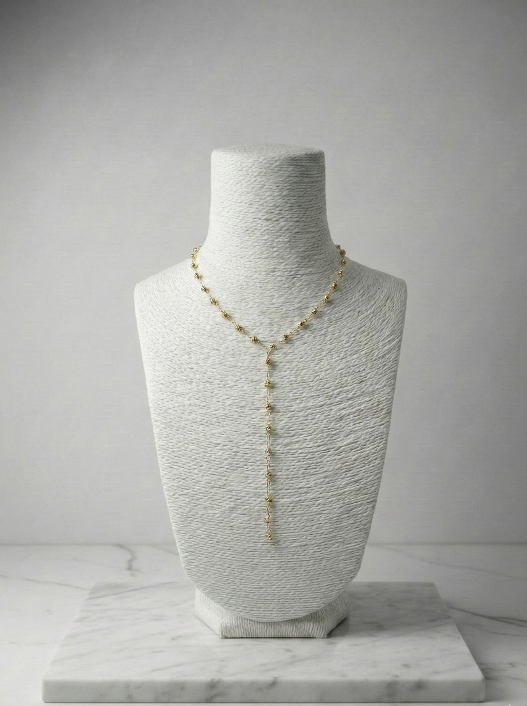 Zarif Top Boncuklu: Altın Tonu Çelik Y Zincir Kolye