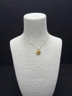 Sedefli İnci ve Taş Detaylı Altın Rengi Kolye