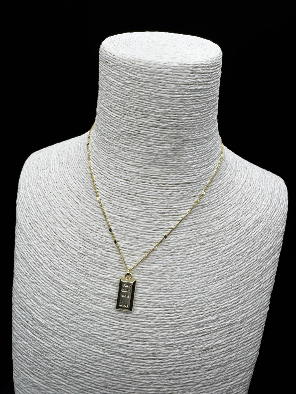 Altın Rengi Külçe Tasarımlı Minimalist Kolye