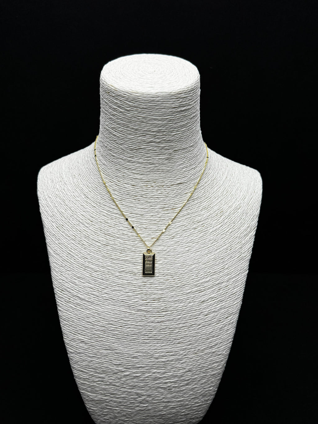 Altın Rengi Külçe Tasarımlı Minimalist Kolye