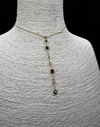 Gökkuşağı Işıltısı: Farklı Kesimli Renkli Taşlı Y Kolye