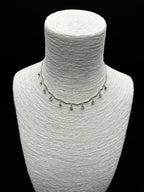 Gümüş Rengi Dalgalı Kıvrımlı Zirkon Sallantılı Choker Kolye