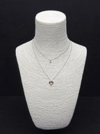 Minimal Aşk: Tektaş ve İnce Kalp Detaylı Çift Katmanlı Gümüş Rengi Kolye Seti