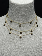 Güneş Işıltısı: Üç Katmanlı Hareketli Madalyon (Pul) Detaylı Altın Rengi Kolye Seti