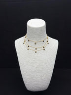 Güneş Işıltısı: Üç Katmanlı Hareketli Madalyon (Pul) Detaylı Altın Rengi Kolye Seti