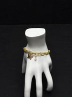 Modern Romantik: Çelik Kelebek ve İnci Sarkıntılı İkili Zincir Bileklik