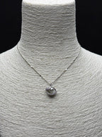 Sedefli İnci ve Taş Detaylı Gümüş Rengi Kolye