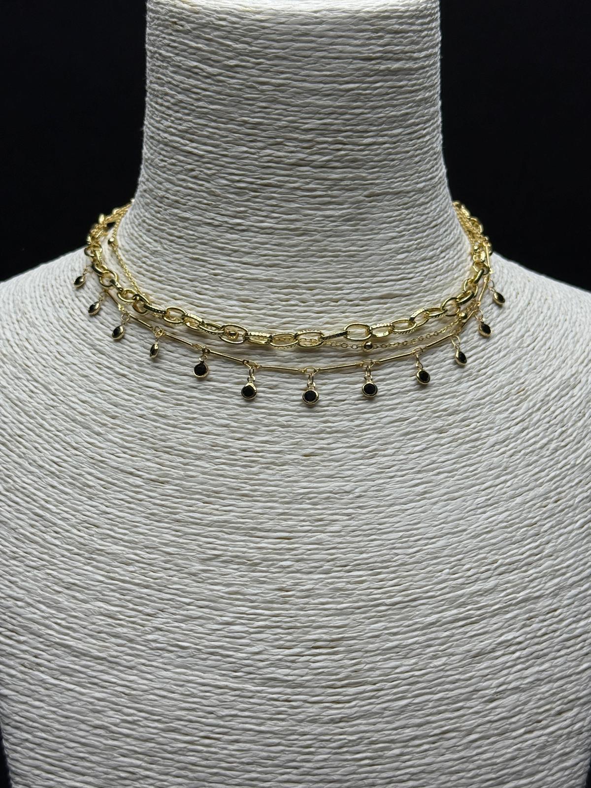 Trend Kombin: 3 Sıralı Zincir ve Siyah Damla Taşlı Çelik Choker Kolye Seti