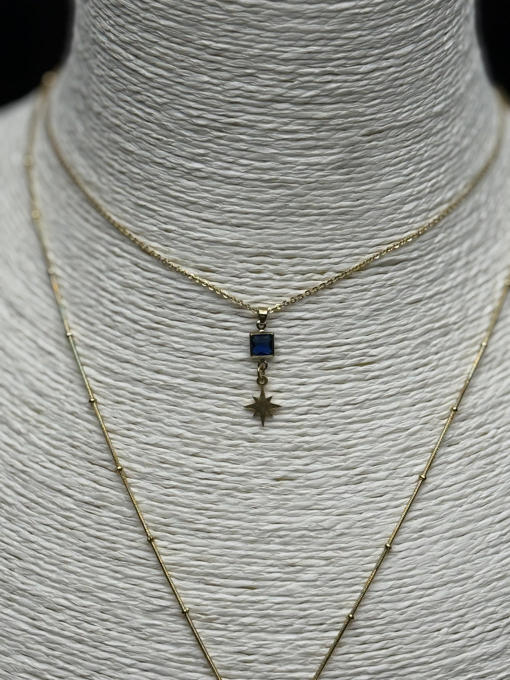 Mavi Baget Taşlı ve Kutup Yıldızı Uçlu Altın Rengi İkili Kolye